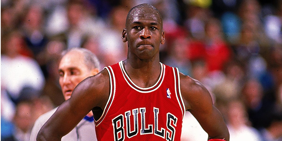 Michael Jordan memasang wajah poker selama pertemuan Nike, kata David Falk