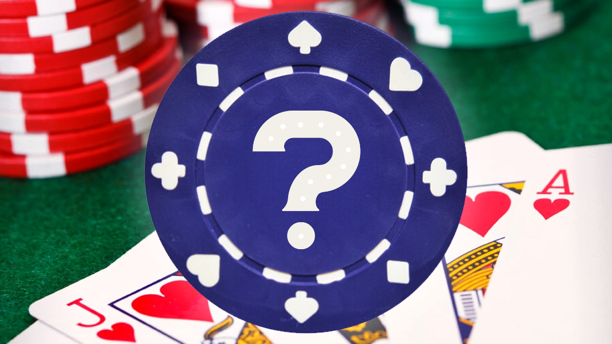 Chip Poker Biru Dengan Tanda Tanya