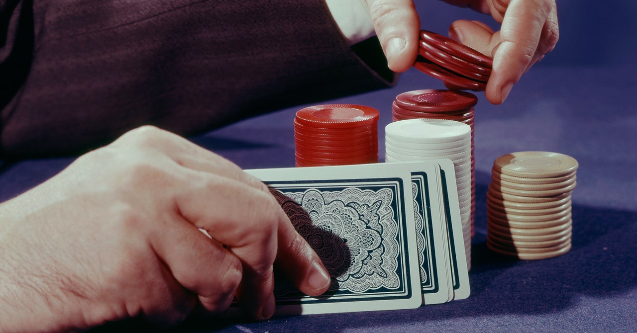 Seorang Pro Poker Dituduh Selingkuh Ingin $ 330 Juta Kerusakan