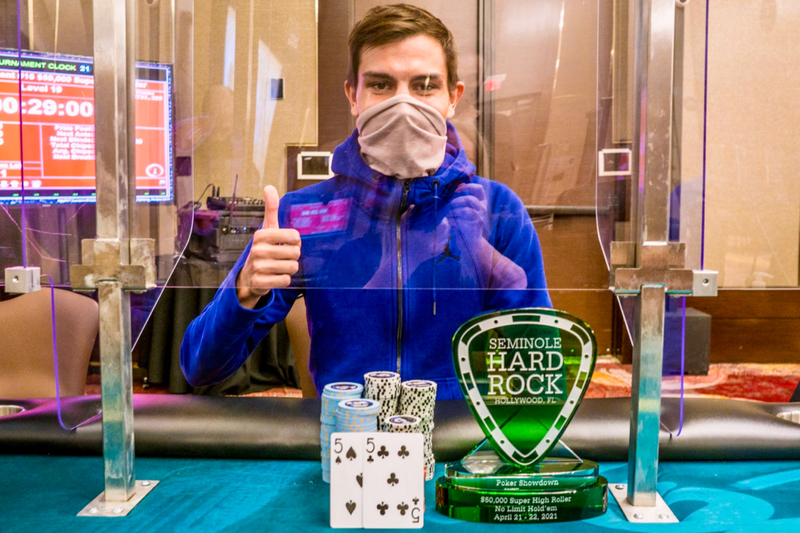 Arthur Conan Kembali Dari Satu Chip Untuk Memenangkan Turnamen Poker Super High Roller $ 50.000