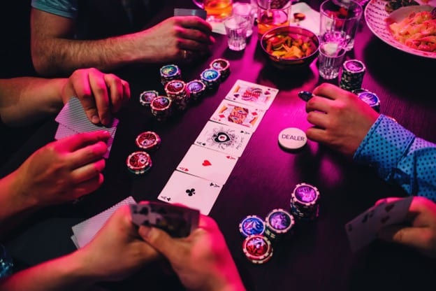 Kamar Poker di Wales