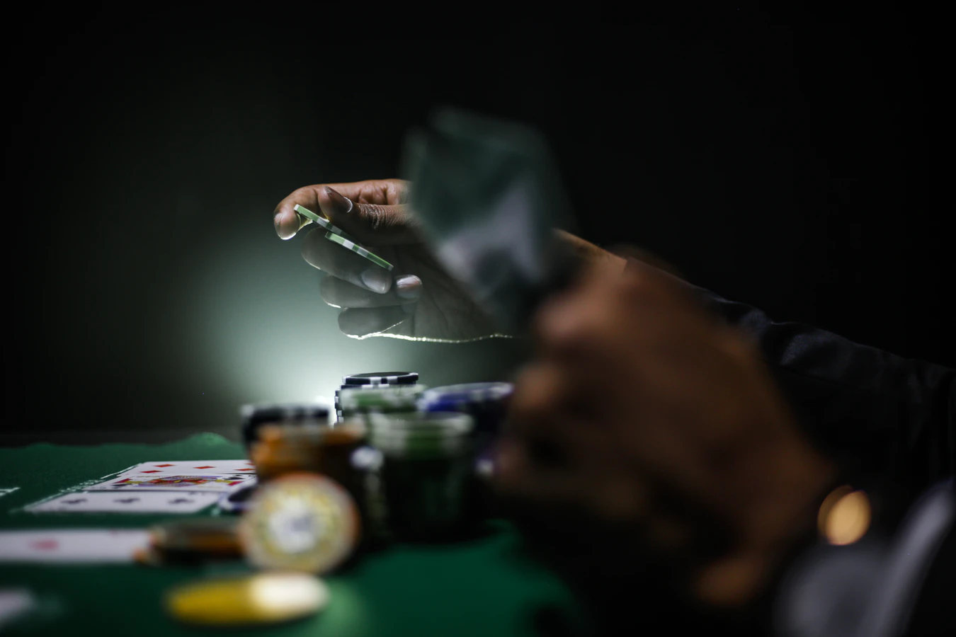Poker dan Perjudian: Olahraga atau Hiburan?