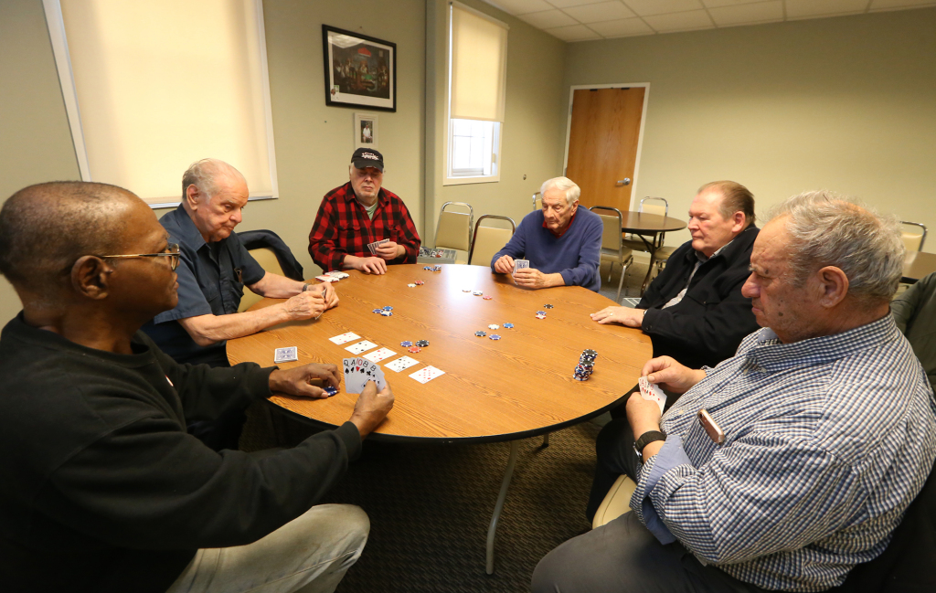 Mengapa kasino menumpuk kartu melawan poker? – Lowell Sun