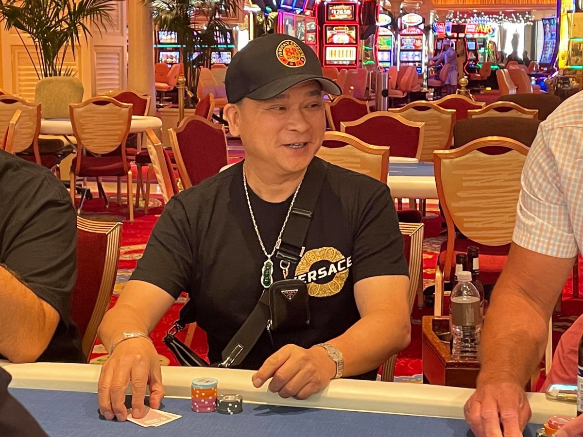 Eksklusif PokerNews: Johnny Chan di Texas Cardroom, Pertandingan Ulang Hellmuth & Lainnya