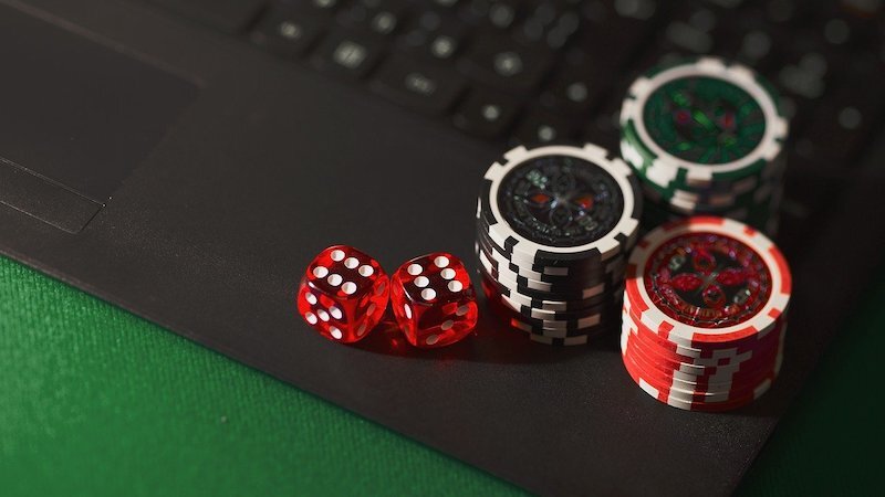 Mengapa begitu banyak yang lebih memilih poker online dan seluler daripada yang asli — Pusat Inovasi Teknologi Ritel