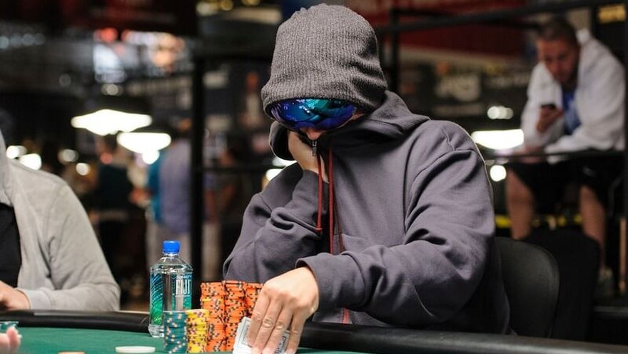 Want to Defeat Poker Players in their Own Game? Follow These 10 Amazing Tips!